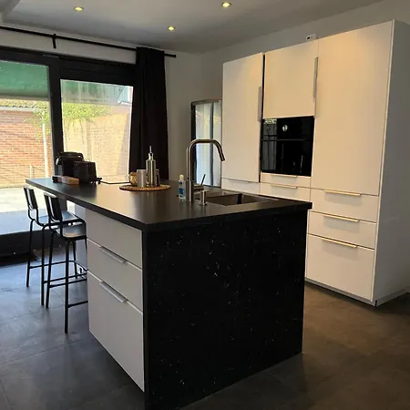 度假居 Modern 3br House In 纽南