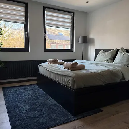 Modern 3br House In