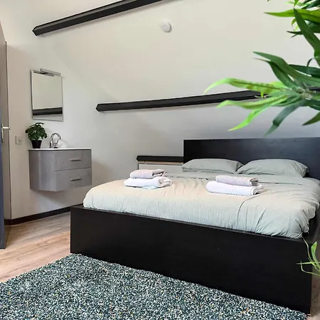 Holiday home Modern 3br House In *
