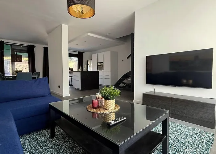 Holiday home Modern 3br House In *